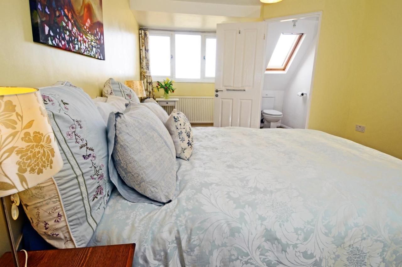 Whitby Spacious Rugby Field Cottage With Off-Street Parking And Ev Fast Point For Electric Cars 外观 照片