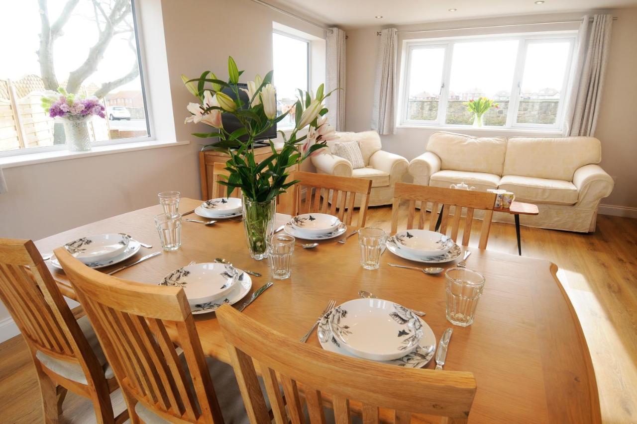 Whitby Spacious Rugby Field Cottage With Off-Street Parking And Ev Fast Point For Electric Cars 外观 照片