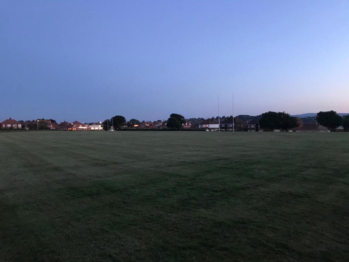 Whitby Spacious Rugby Field Cottage With Off-Street Parking And Ev Fast Point For Electric Cars 外观 照片